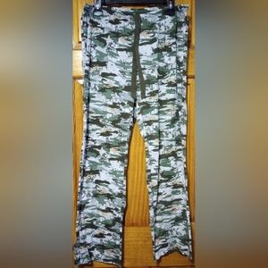 Bobbie Brooks Green and Brown Camouflage Sleepwear, Size L